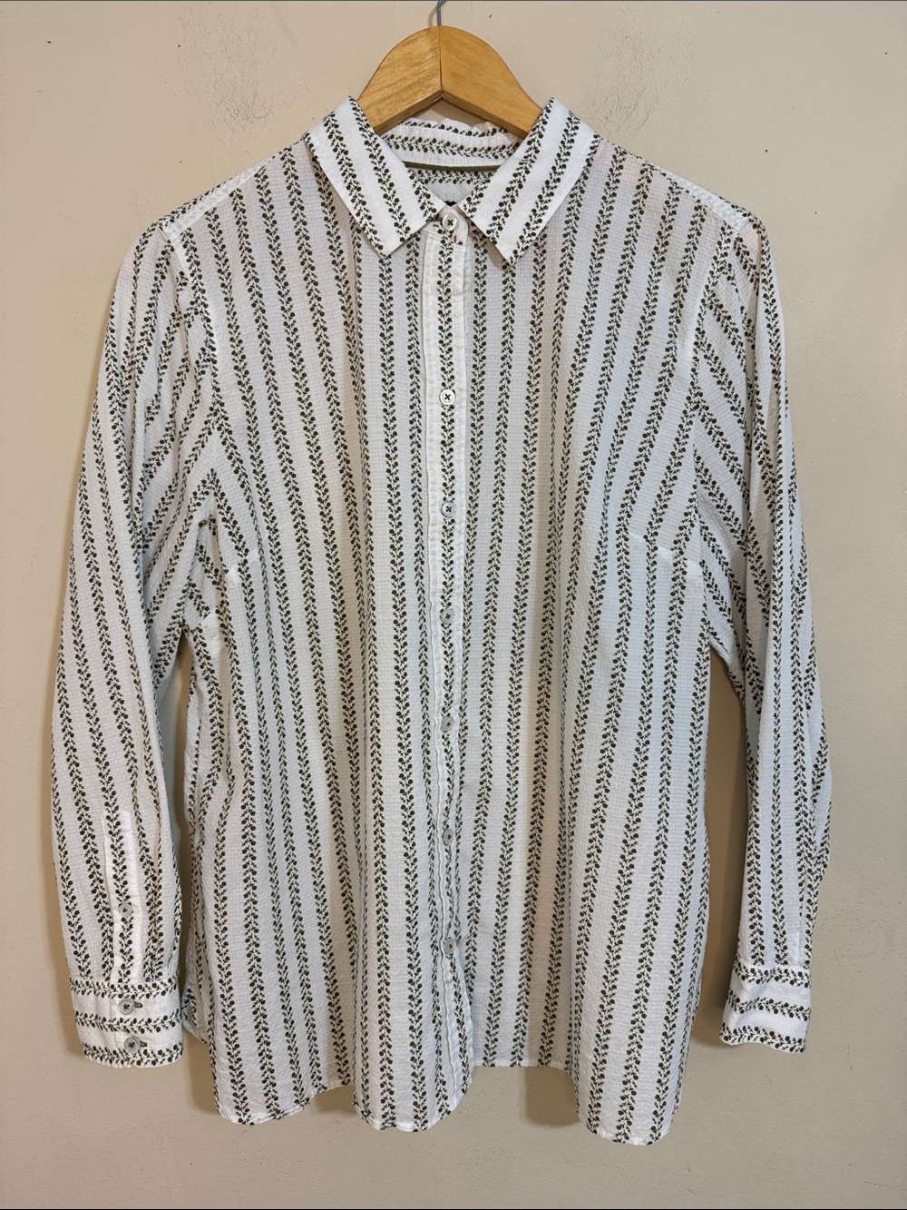 Talbots Textured White Flower Green Striped Women's Button-Up Shirt size XLP
